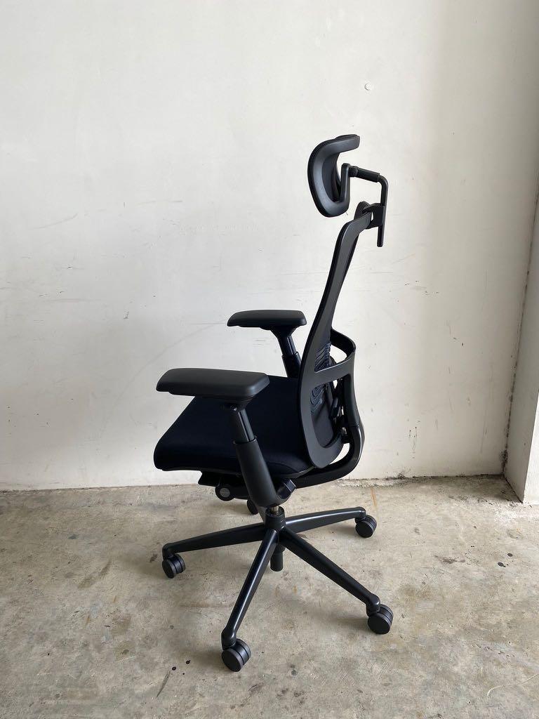 Haworth zody chair , fully loaded model with headrest, Furniture & Home