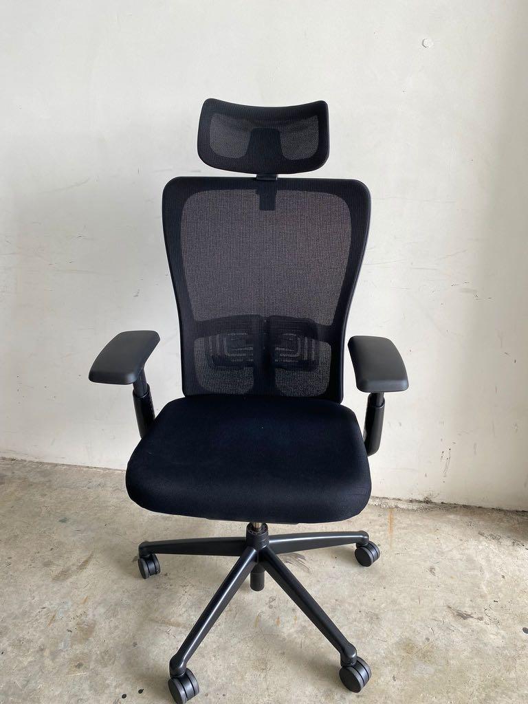 Haworth zody chair , fully loaded model with headrest, Furniture & Home