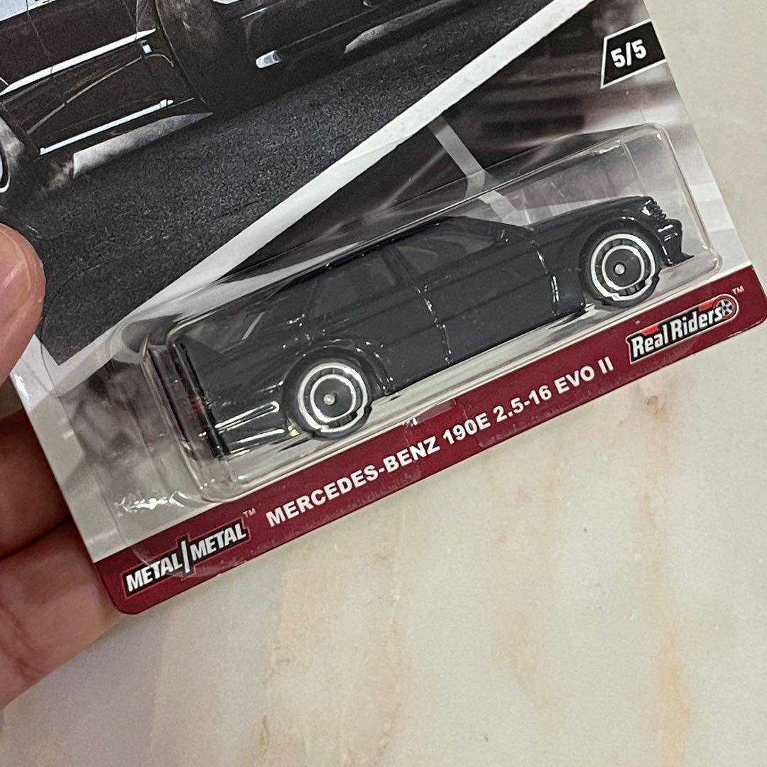 Hotwheels 1/64 Modern Classics - Mercedes Benz 190E 2,5-16
