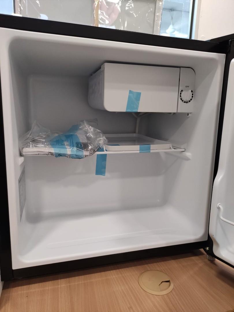 Inventor Mini Fridge 42 L Black., TV & Home Appliances, Kitchen