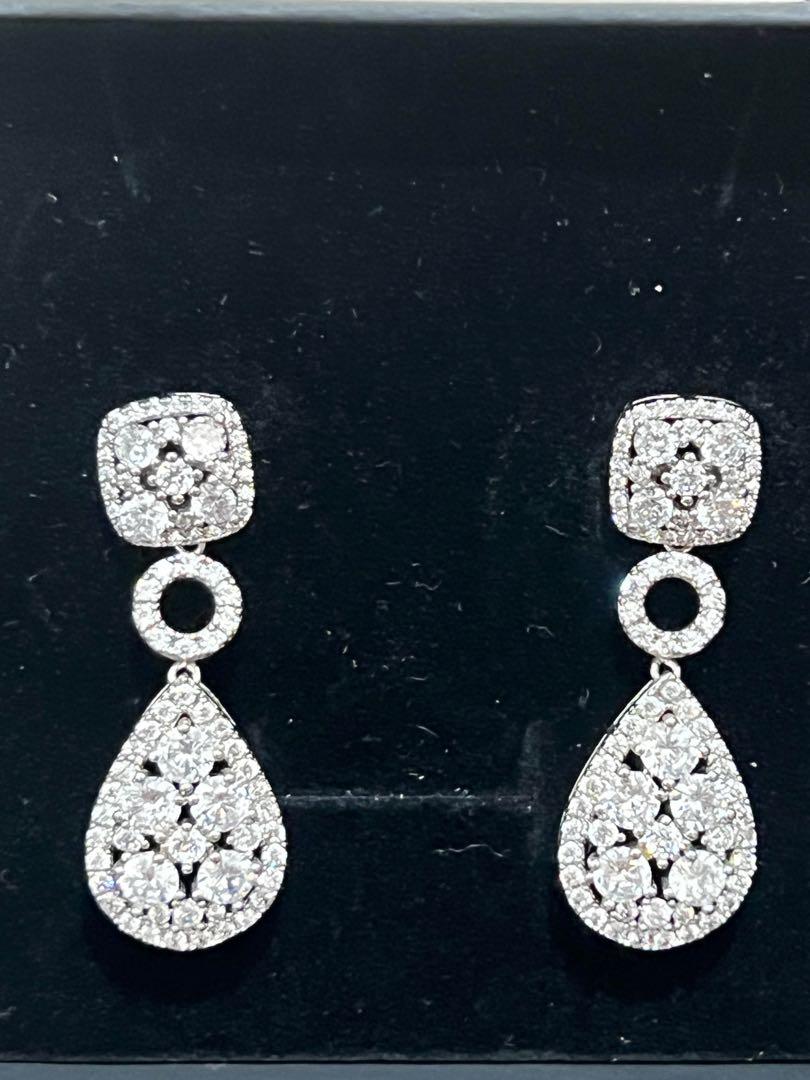 Jacatel drop earrings (Category: Earrings) located in Manila. Submitted by elvbee (Listing ID 1161825303, Image 1). Description: .