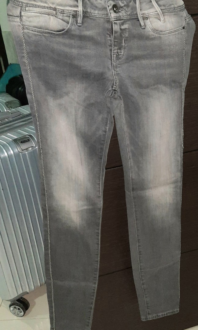 JEANS GUESS ABU ABU, Fesyen Wanita 