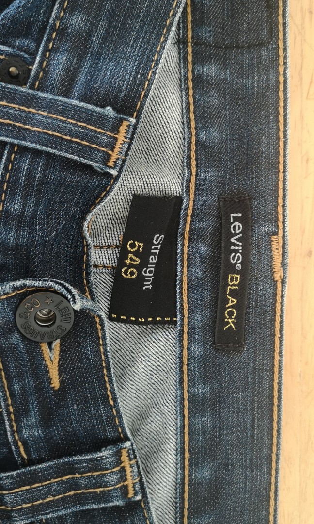 Levis 549 Straight leg mens jeans- fits size 30