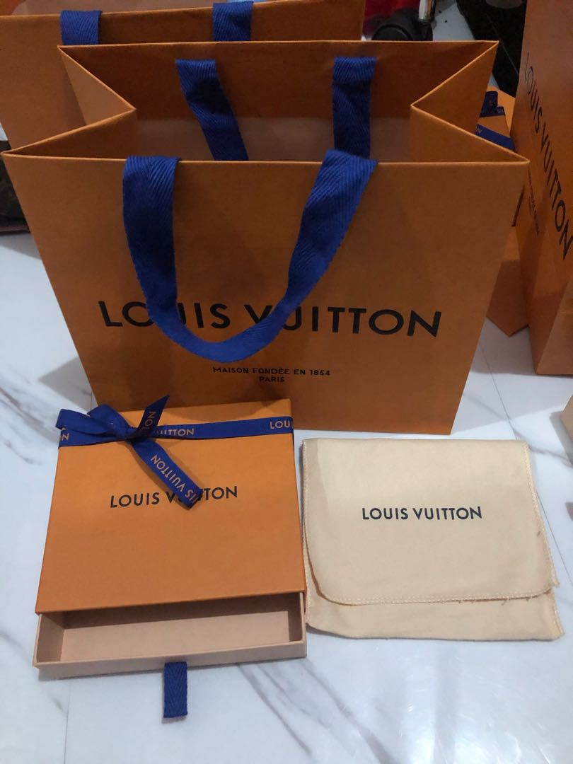 Authentic Louis Vuitton Packaging 1 LV shopping bag 1 LV gift box 1 LV  dust cover and 1 LV receipt pouch  Authentic louis vuitton Vuitton box Louis  vuitton