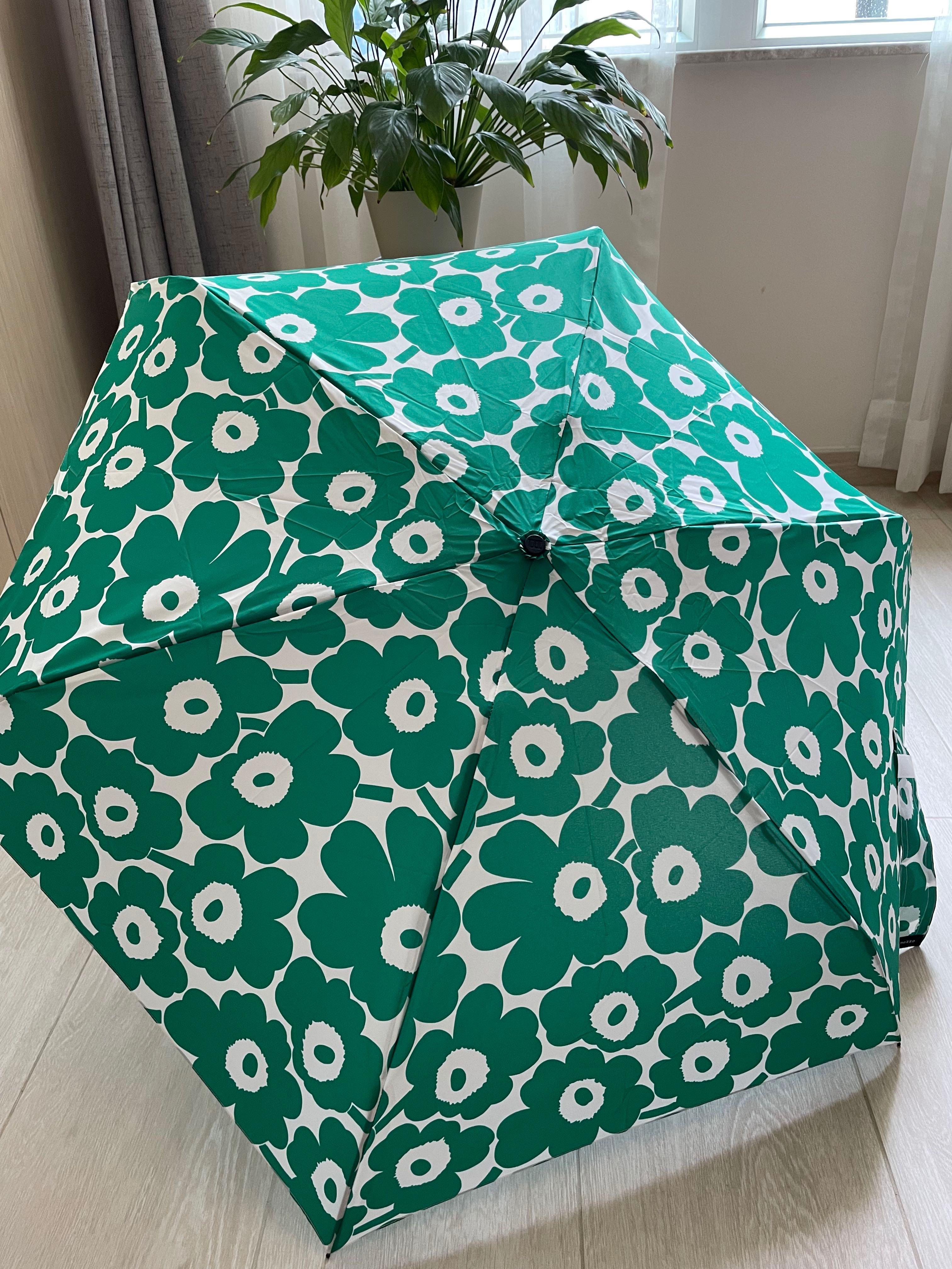 Marimekko Unikko Mini Manual Green umbrella, 女裝, 手錶及配件