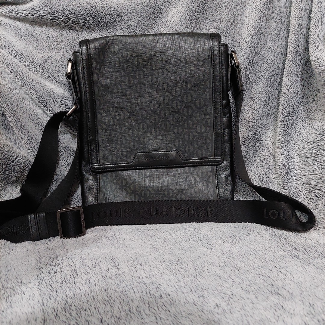 louis quatorze sling bag black