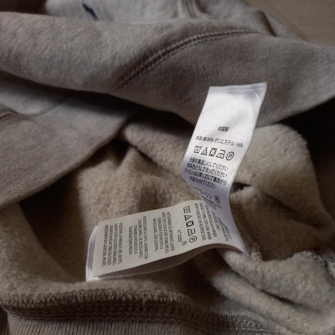 Polo Ralph Lauren Crewneck (Category: Coats, Jackets and Outerwear) located in Mandaluyong City. Submitted by keyaamazing (Listing ID 1161916792, Image 3). Description: W 20 L 23 No Issue 10/10 Color Rate The Fabric is comfy.