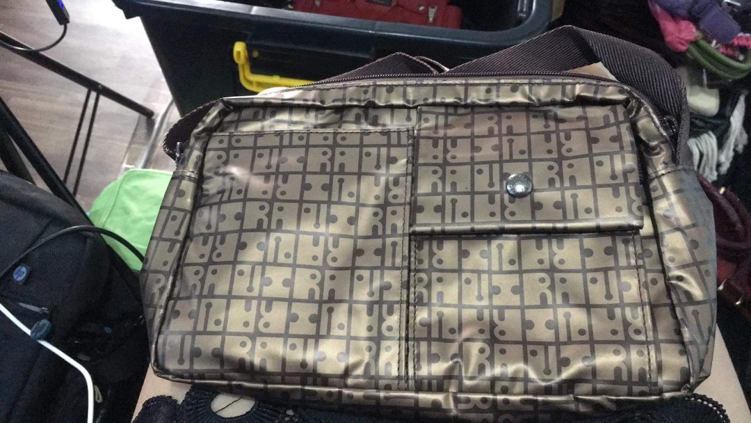 Ravi Ravi Japan Bag Women S Fashion Bags Wallets Cross Body Bags On Carousell