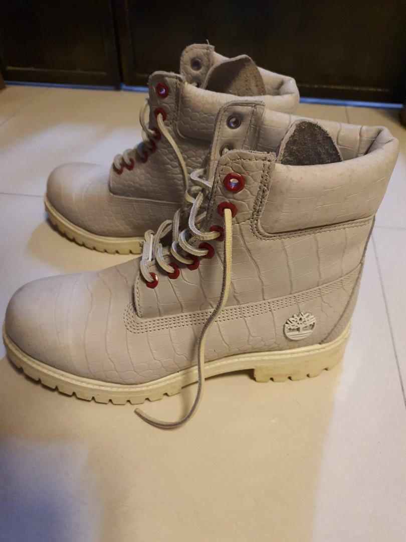 Timberland boots Women s Fashion Footwear Boots on Carousell