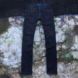 uniqlo_jeans_3132_1653108322_a95611be_p 