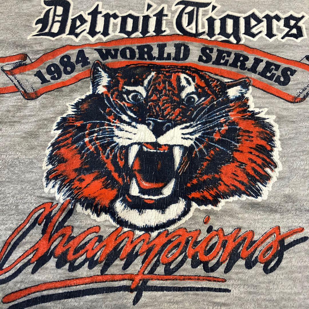 Vintage detroit tigers American sports mlb shirt, Men's Fashion, Tops &  Sets, Tshirts & Polo Shirts on Carousell