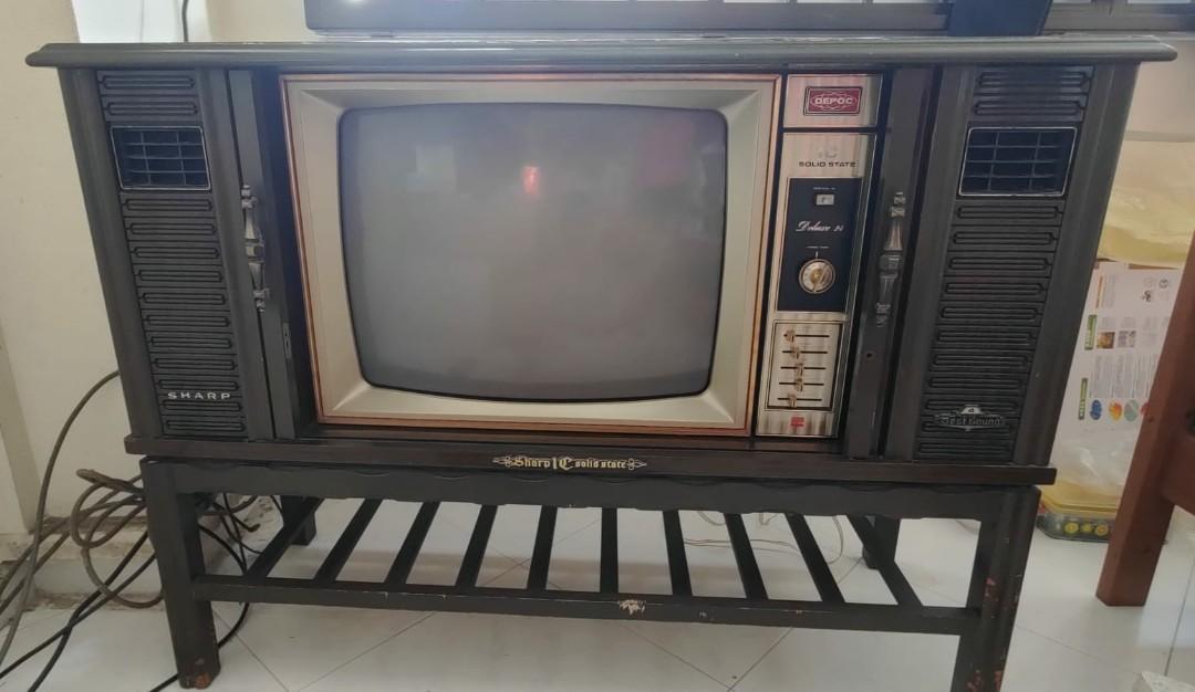 Vintage TV SHARP solid state, TV & Home Appliances, TV & Entertainment