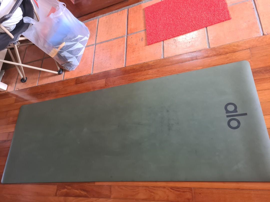 ALO Yoga Mat Olive Green, Sports Equipment, Exercise & Fitness