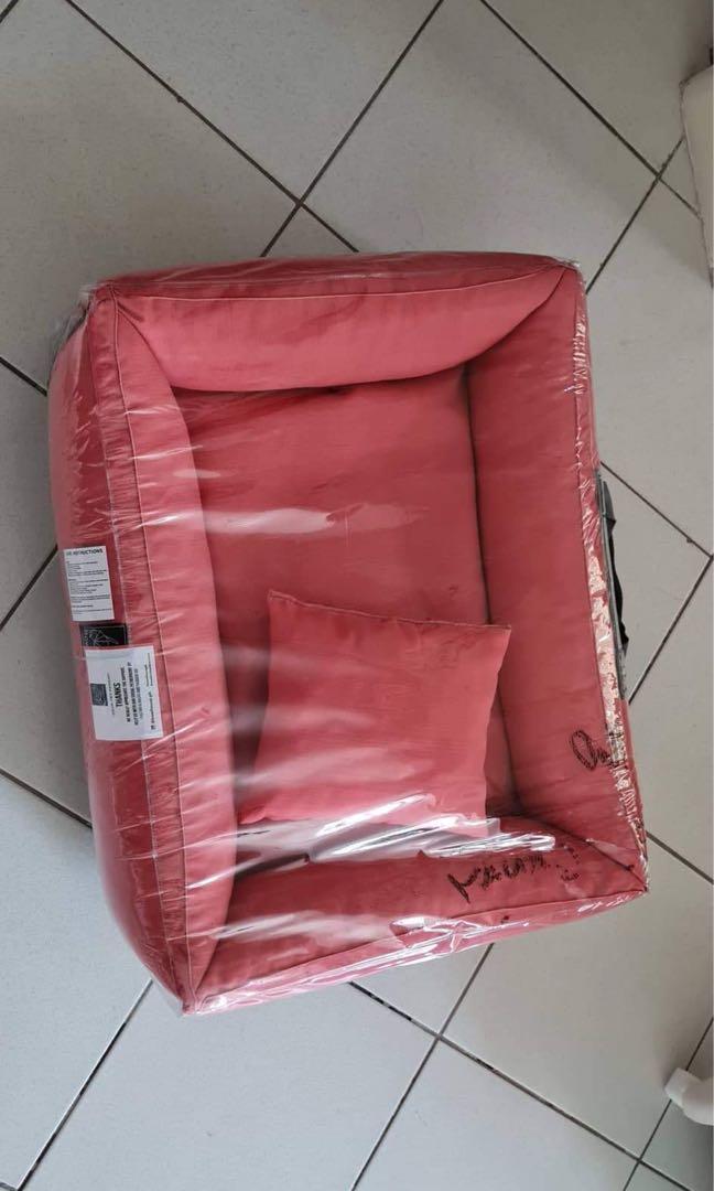 Bow House Pet Bed, Pet Supplies, Homes & Other Pet Accessories on Carousell