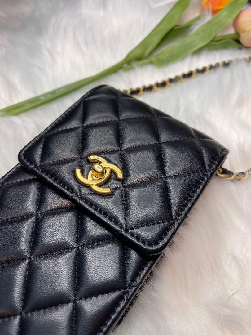 BRAND NEW AUTHENTIC] CHANEL PHONE HOLDER WITH PEARL CRUSH CHAIN