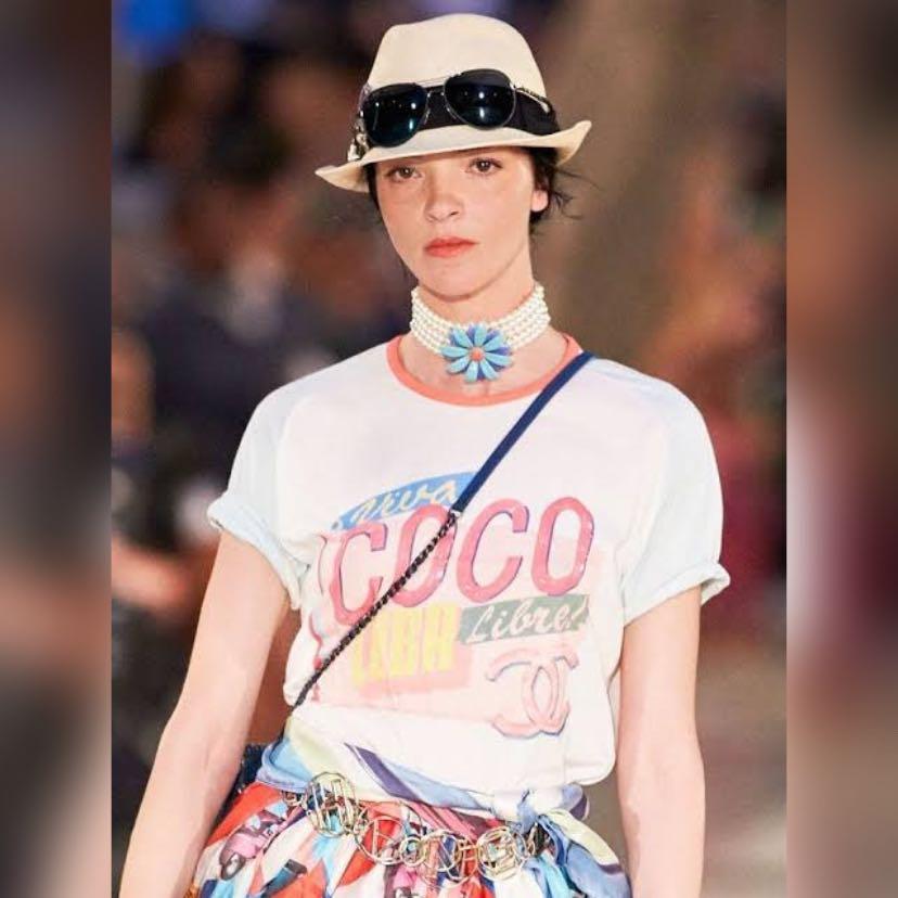📣SALE‼️Chanel Viva Coco Cuba Runway Shirt, Women's Fashion, Tops