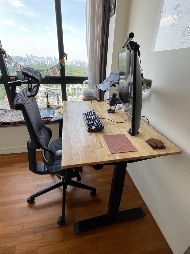 Computer Table (Category: Tables & Sets) located in Singapore. Submitted by dinsinapple (Listing ID 1162021708, Image 1). Description: Omnidesk Wildwood 2020. Standing desk in brand new condition. Have to dispose as I am moving out of singapore. .