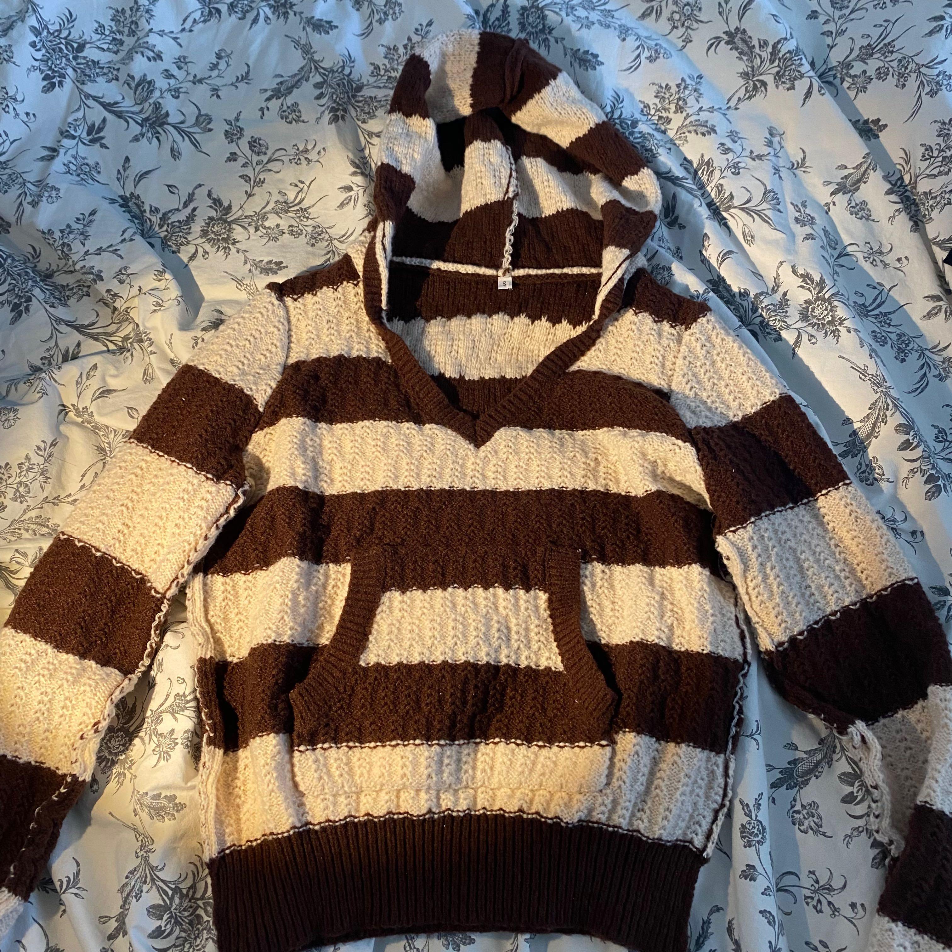 Brown striped hoodie deals