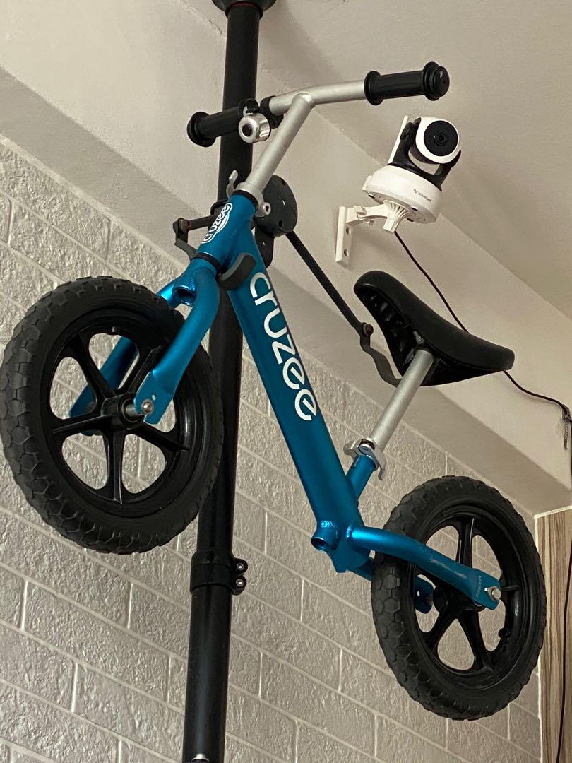 used cruzee balance bike