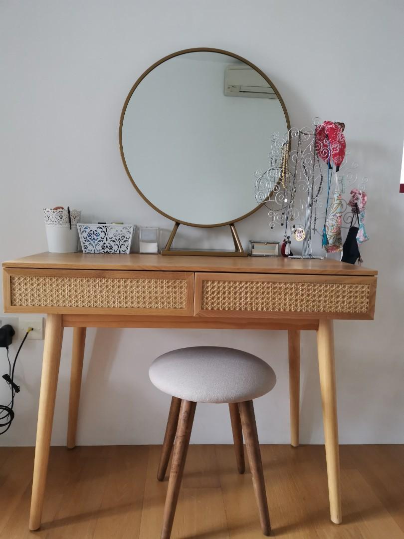 Hipvan outlet dressing table