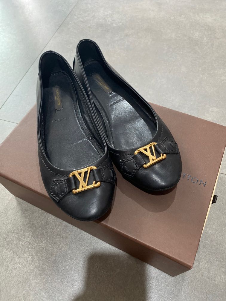 Flat shoes lv hotsell
