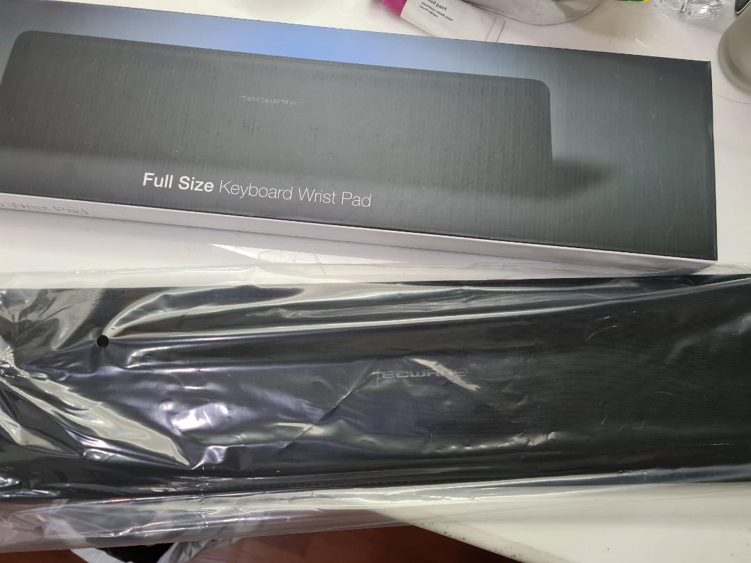 Full Sized Keyboard Wrist Pad (Category: Mouse & Mousepads) located in Pasig City. Submitted by clothesandthings_ (Listing ID 1162143882, Image 3). Description: .