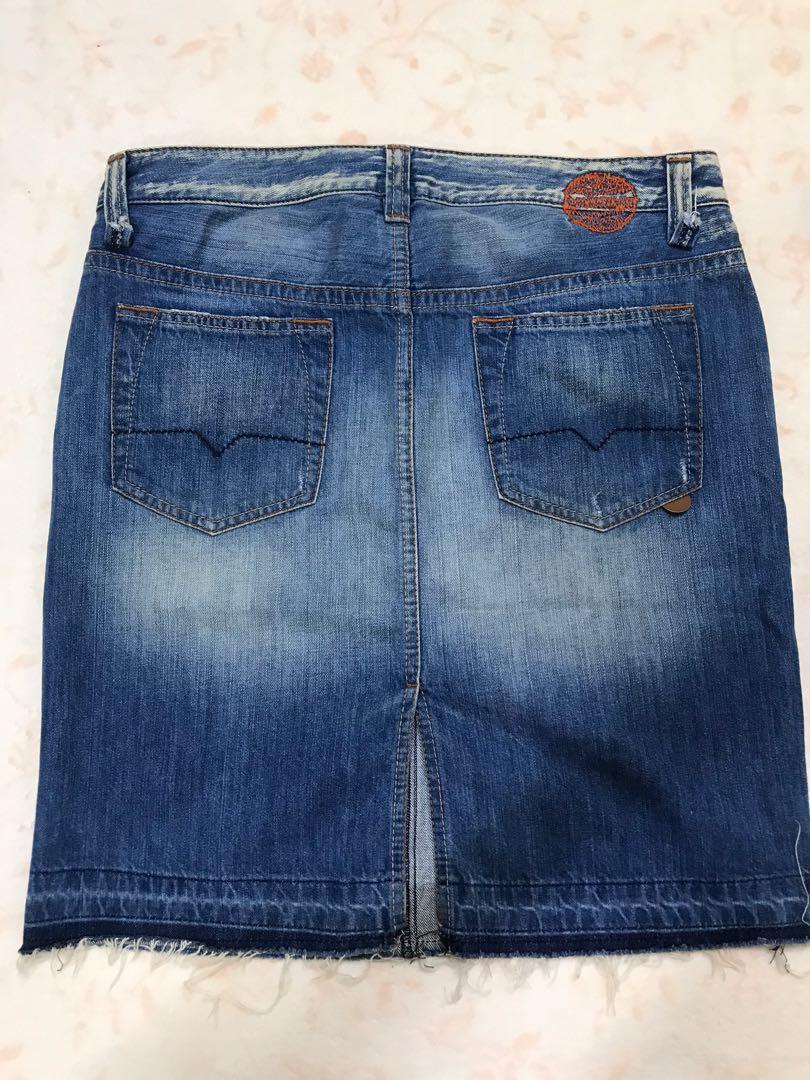 HUGO BOSS DENIM SKIRT waist 32 Women s Fashion Bottoms