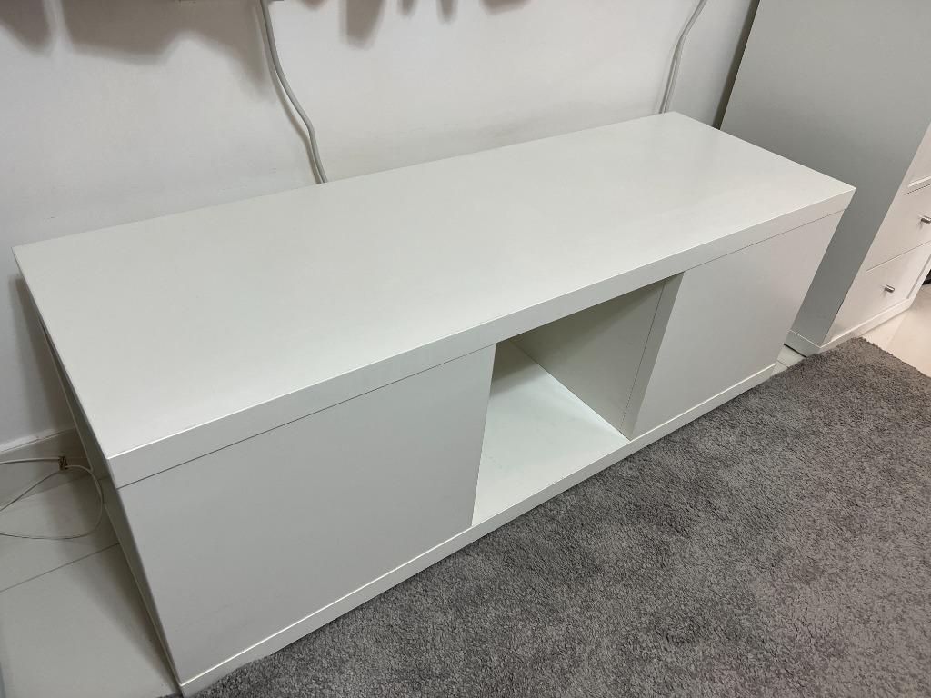 IKEA Kallax TV Console white, 傢俬＆家居, 傢俬, 電視櫃 Carousell