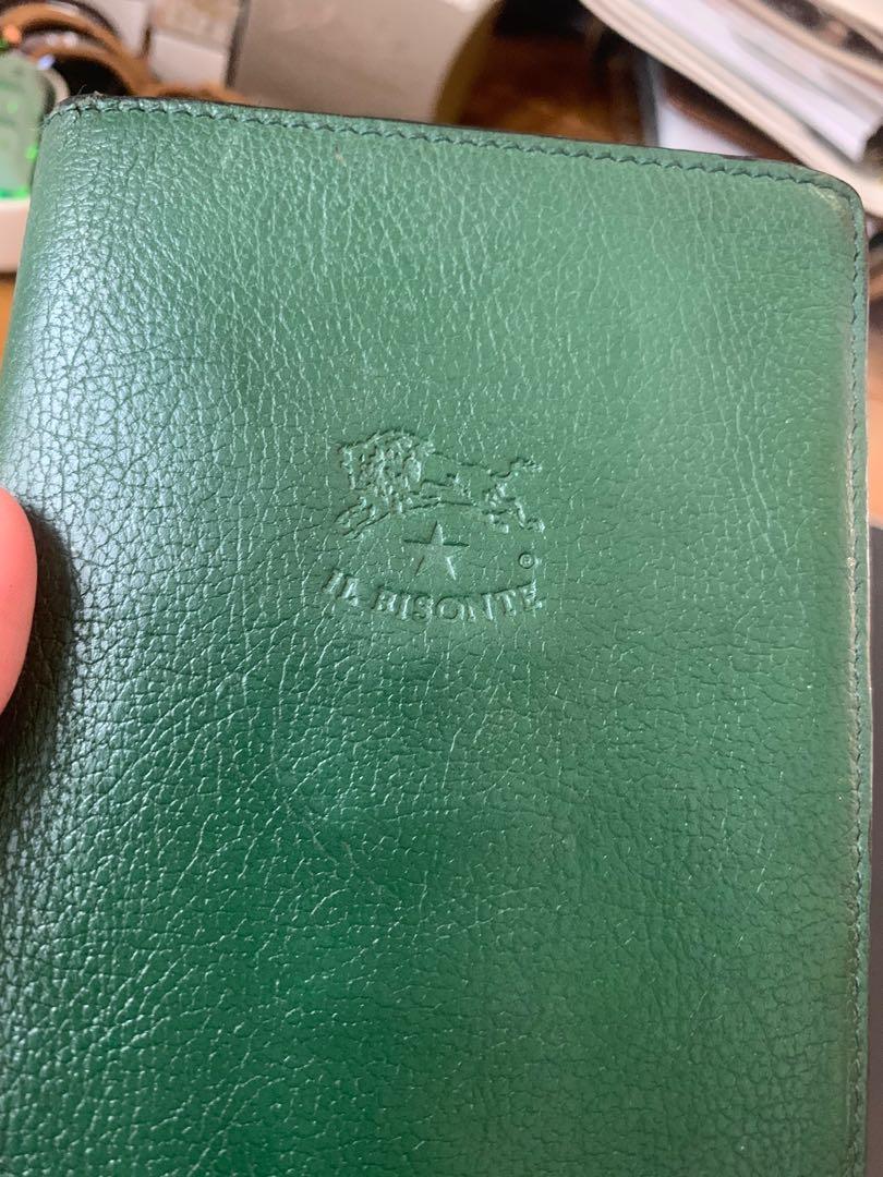 IL BISONTE LEATHER WALLET (Category: Luxury Bags & Wallets) located in Cavite. Submitted by 4ckids (Listing ID 1162001064, Image 2). Description: Unisex Super supple leather Very pretty wallet Condition as seen on photos Made in italy Shopee shipping and checkout.