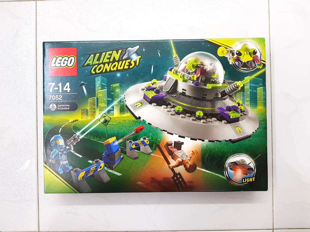 Lego alien conquest discount 7052