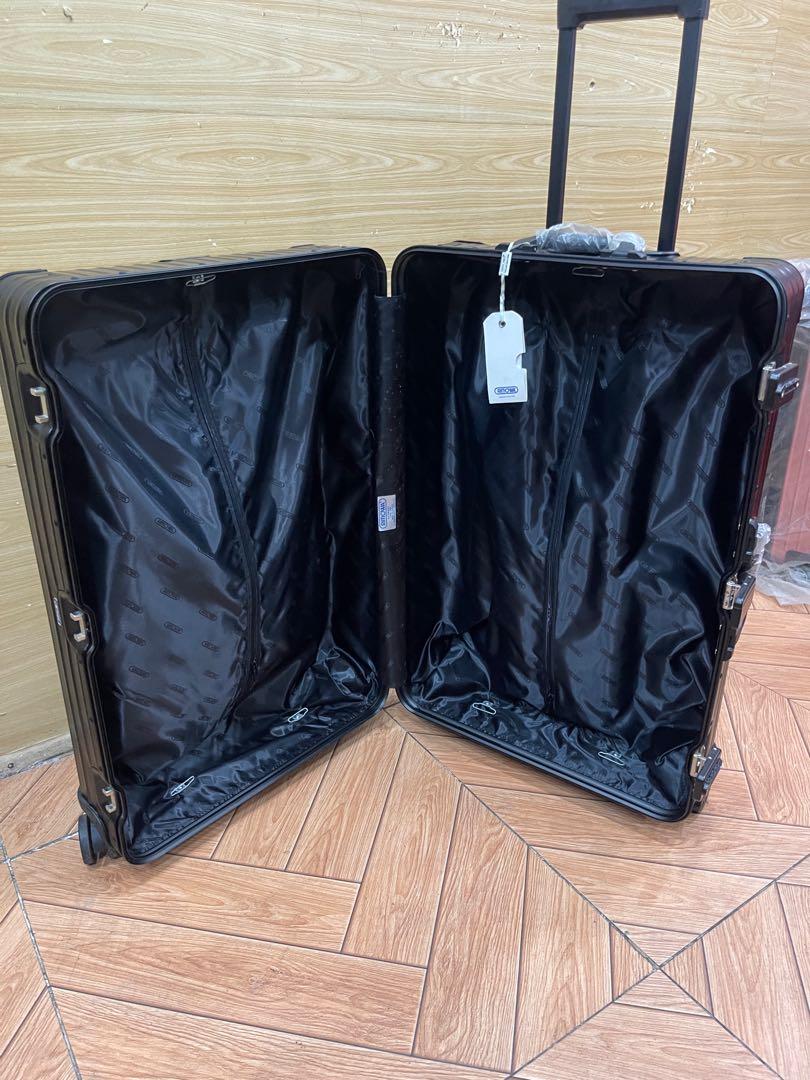 Luggage rimowa supreme 29' (bodega price), Hobbies & Toys, Travel