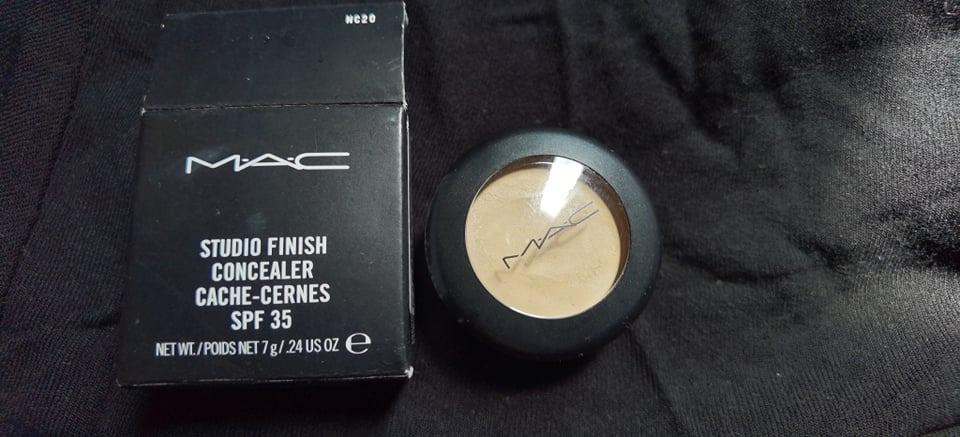 MAC Studio Finish Concealer - SPF35 - NC20 (Category: Makeup) located in Manila. Submitted by icedlava (Listing ID 1162158050, Image 3). Description: MAC Studio Finish SP35 Concealer NC20 RFS : Decluttering.