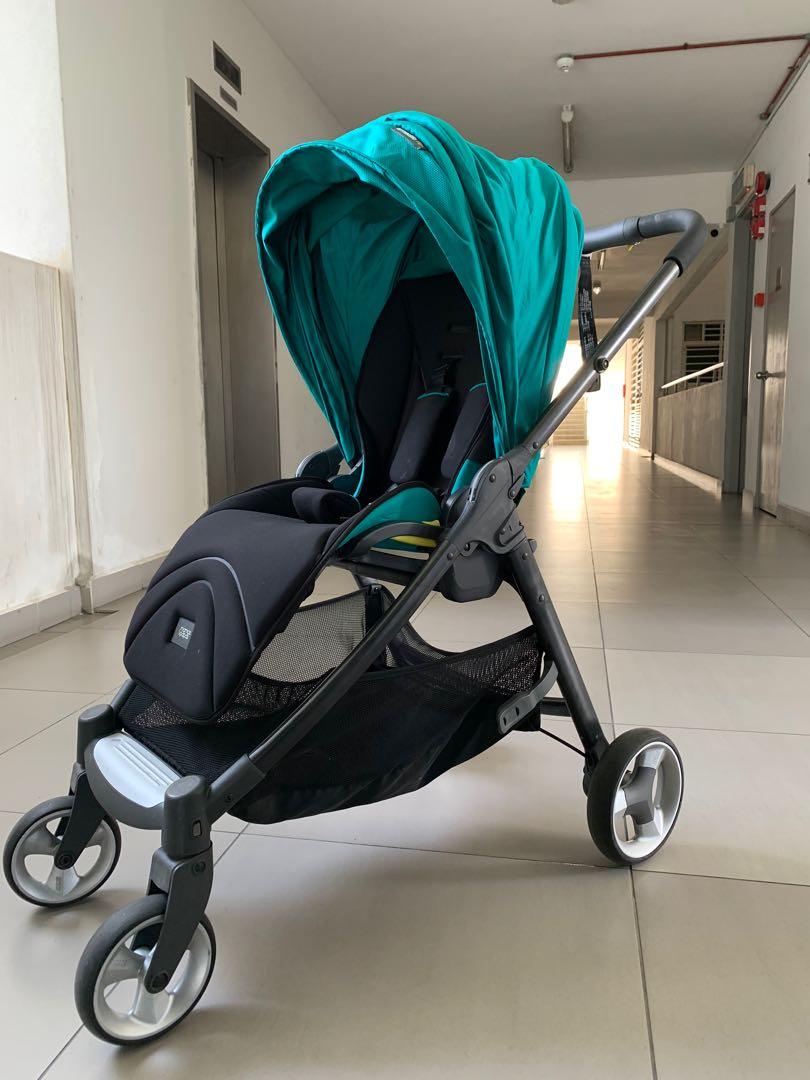 Armadillo top flip pushchair