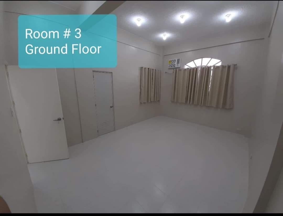 Massive House- Greenheights Paranaque (Category: House & Lot) located in Taguig. Submitted by brucelybear (Listing ID 1162107159, Image 3). Description: Massive 4-level house.