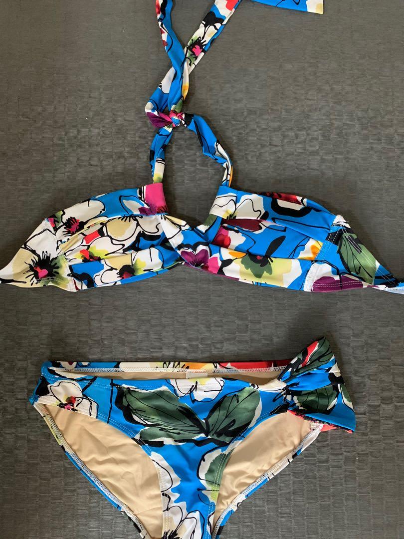 Naked Sun Bikini (Category: Bikinis & Swimsuits) located in Quezon City. Submitted by GTS18 (Listing ID 1162138096, Image 3). Description: Size Small Bought for ~3k.
