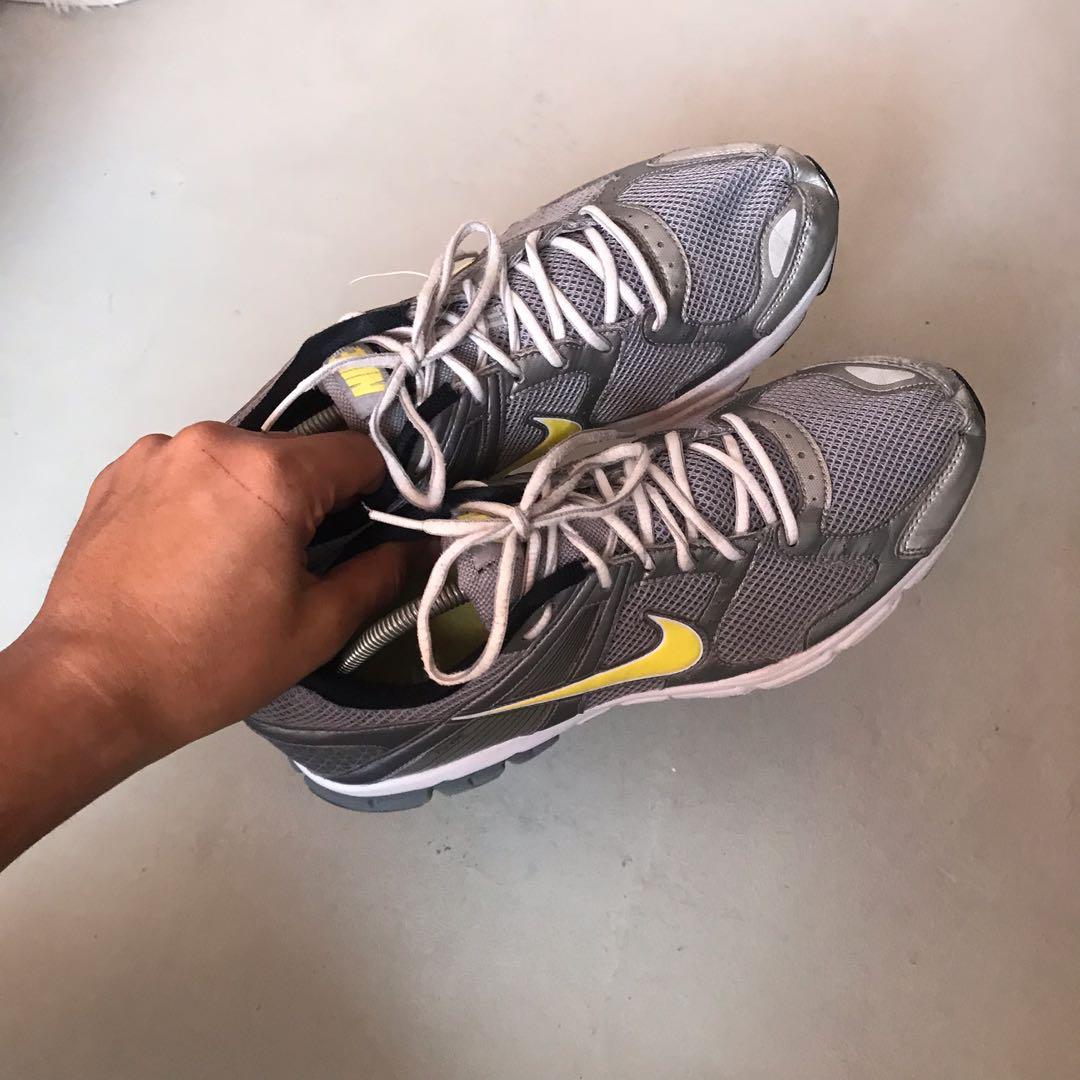 Nike structure 14 top