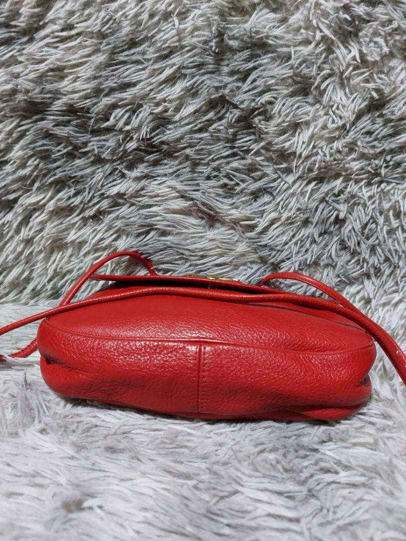 Nina Ricci (Category: Luxury Bags & Wallets) located in Makati City. Submitted by crisfb (Listing ID 1162100828, Image 3). Description: very nice in actual...