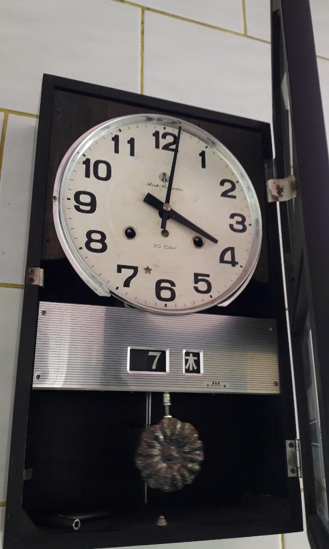 Pendulum wall clock 《 AICHI CALENDAR 》 (Category: Clocks) located in Caloocan City. Submitted by great_2003 (Listing ID 1162004891, Image 3). Description: good running condition made in japan maayos napo lahat isasabit nalang po improvised pendulum complete accessory with key as is only wysiwyg.