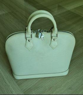 Pre-owned Louis Vuitton Alma PM epi leather ivory bag