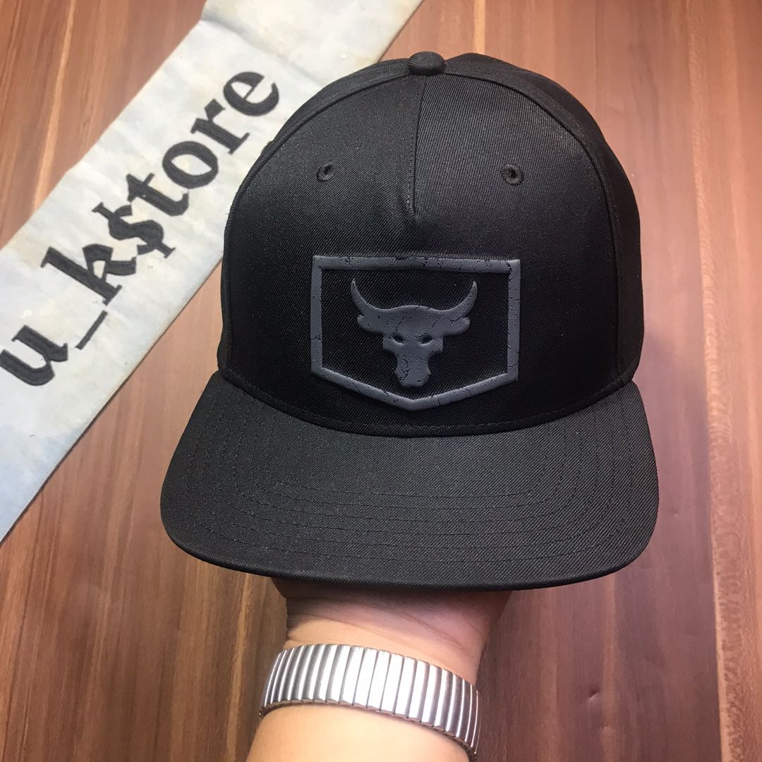 Topi under best sale armour the rock