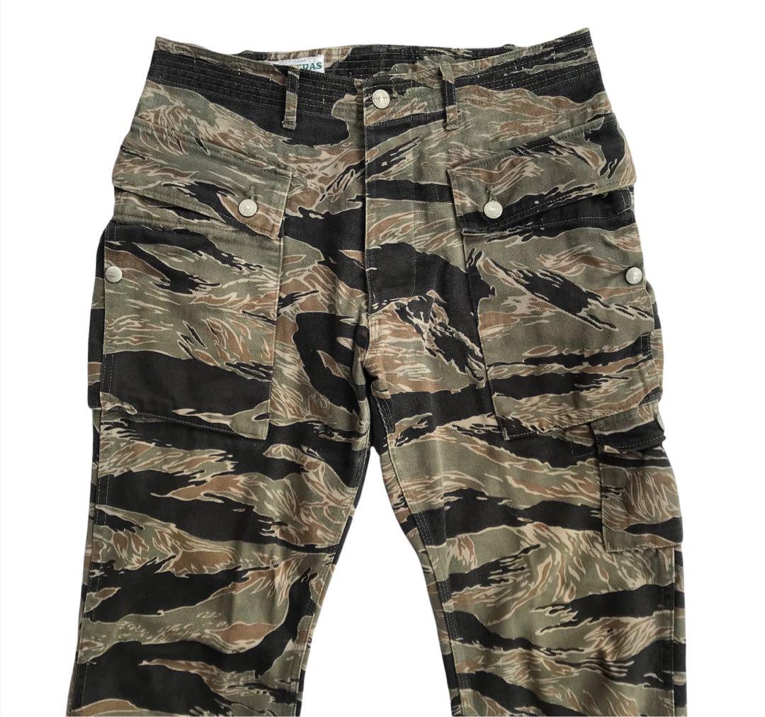 Sassafras tiger stripe pants, Fesyen 