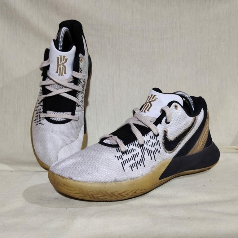 Sepatu Nike Kyrie Flytrap II Fesyen Pria Sepatu Sneakers di