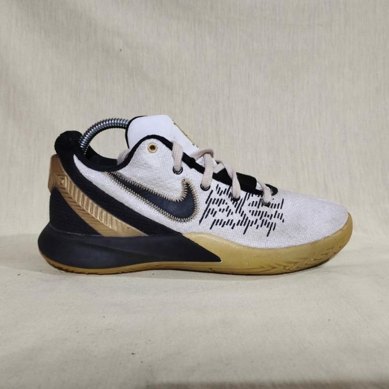 Sepatu Nike Kyrie Flytrap II Fesyen Pria Sepatu Sneakers di