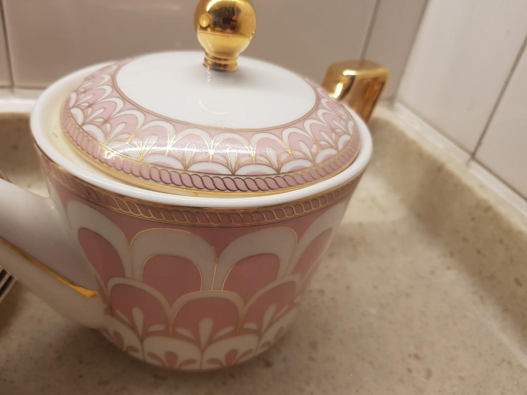 Set of very unique kitchenware, Furniture & Home Living, Kitchenware