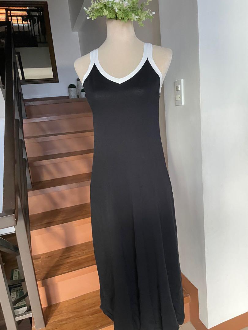 Sexy Bodycon Dress (Category: Dresses) located in Makati City. Submitted by winnieboop (Listing ID 1162124376, Image 1). Description: Comfy and sexy! armpit to armpit - 15 inches.