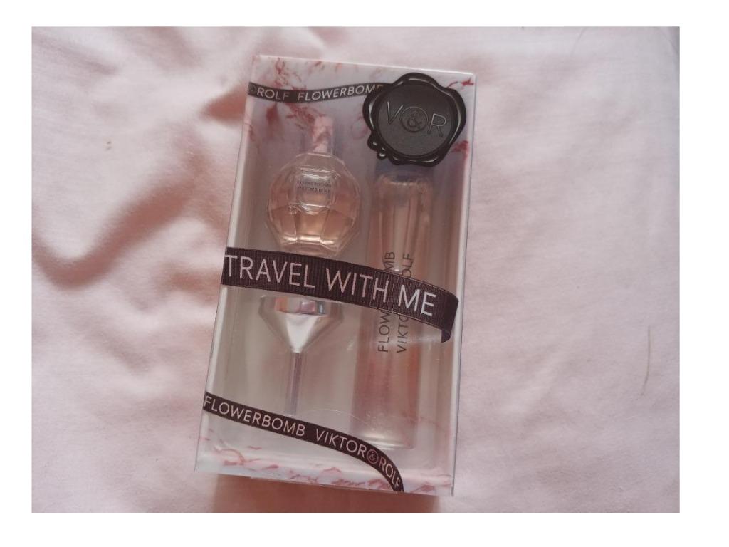 Viktor&rolf flowerbomb store travel duo