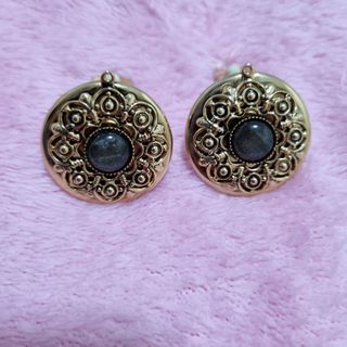 (Category: ) located in . Submitted by lovemybagg (Listing ID 1162092404, Image 1). Description: .