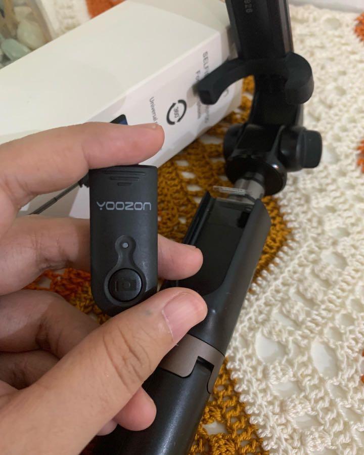 Yoozon Selfie Stick Tripon, Mobile Phones & Gadgets, Other Gadgets on