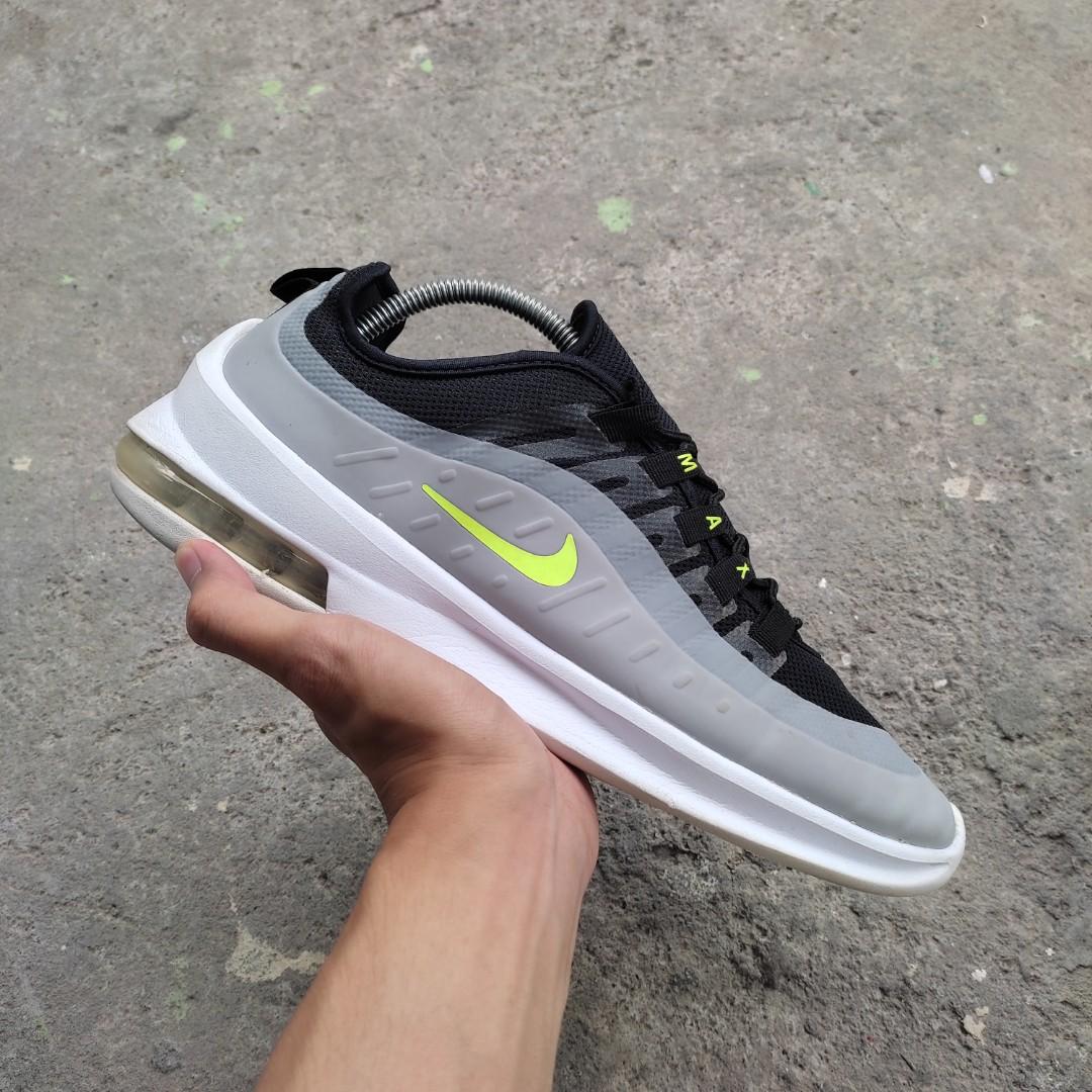 Nike air max discount axis grey volt