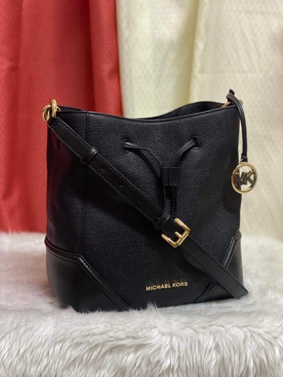 Michael kors nicole bucket hot sale bag